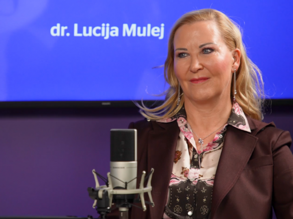 Dr. Lucija Mulej: Branje z zaslonov je kot poljub čez steklo