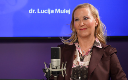 Dr. Lucija Mulej: Branje z zaslonov je kot poljub čez steklo