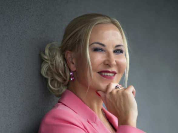 Dr. Lucija Mulej: "Večkrat je treba zapreti oči – in ne, to ni stvar new agea." (Sensa podkast z Ano)